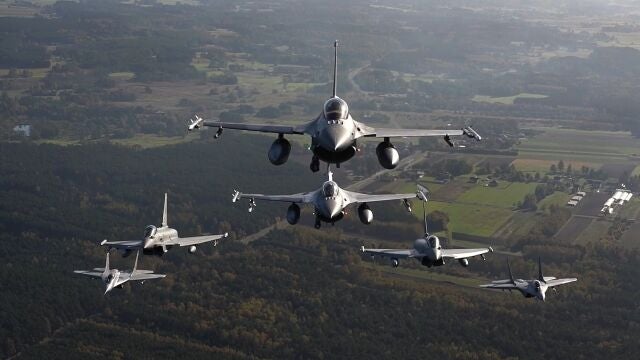 Ucrania.- Estonia anima a suministrar cazas F-16 a Ucrania: "No estamos hablando de naves espaciales"