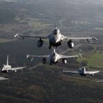 Ucrania.- Estonia anima a suministrar cazas F-16 a Ucrania: "No estamos hablando de naves espaciales"
