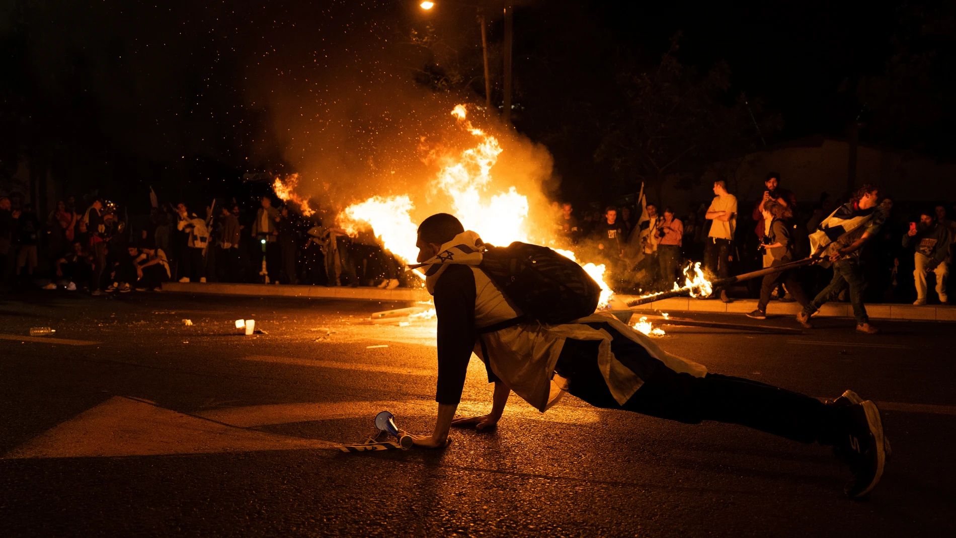 Manifestantes bloquean las calles de Tel Aviv