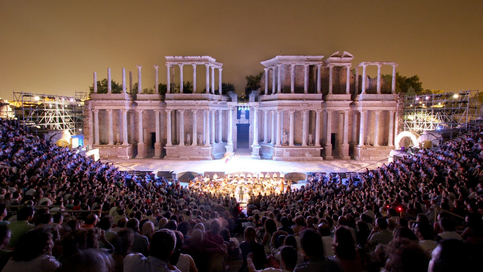 EXTREMADURA.-El director del Festival de Mérida recibe con "ilusión" el expediente para su declaración como Bien de Interés Cultural