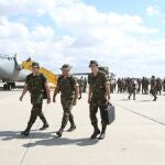 Soldados españoles en la base aérea de Getafe