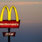 Economía.- McDonald's cierra temporalmente sus oficinas EEUU en anticipación a un anuncio de despidos, según TWSJ