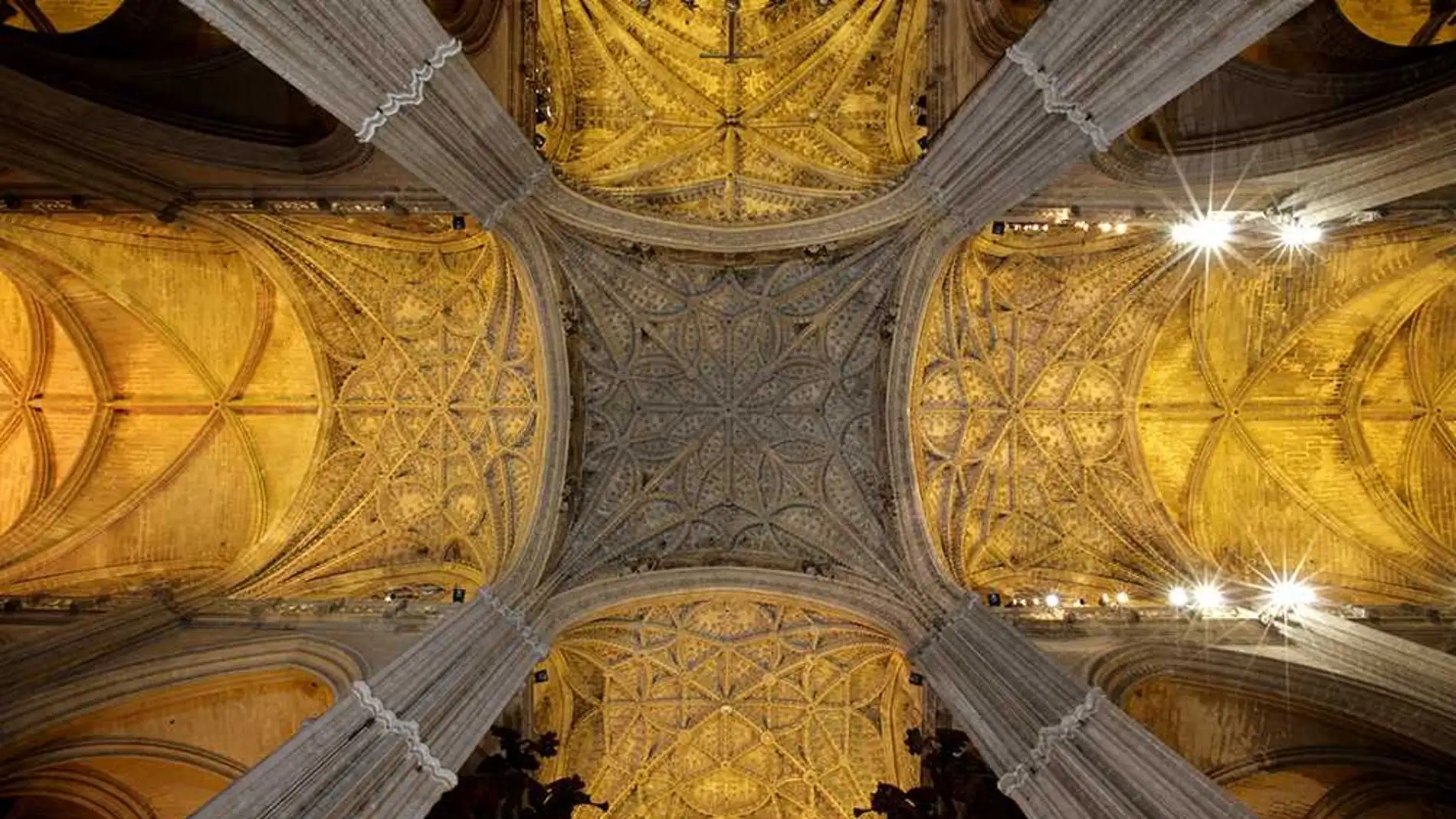 La Catedral de Sevilla no tiene planta en forma de cruz latina sino cuadrada