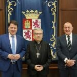 Fernández Mañueco, Luis Argüello y Jesús Julio Carnero, antes de la reunión