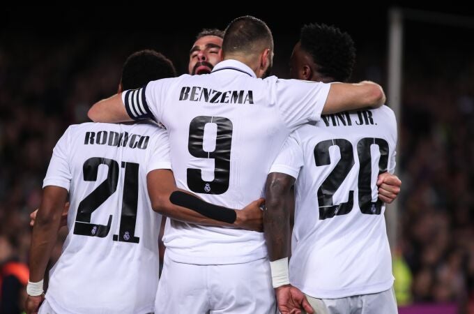 Benzema, Vinicius y Rodrygo celebran un gol junto a Carvajal