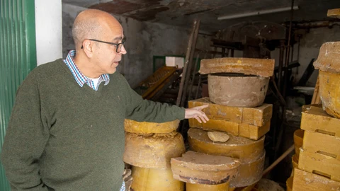 El viejo secreto de la elaboración de velas de cera virgen de abeja