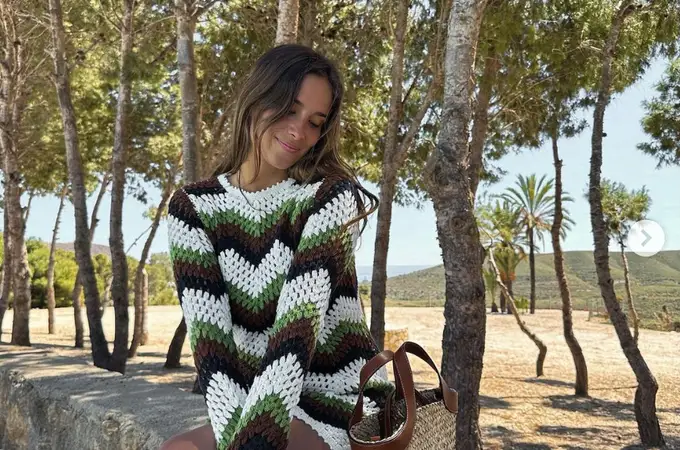María Pombo luce el vestido de crochet de Mango más boho y precioso de la temporada