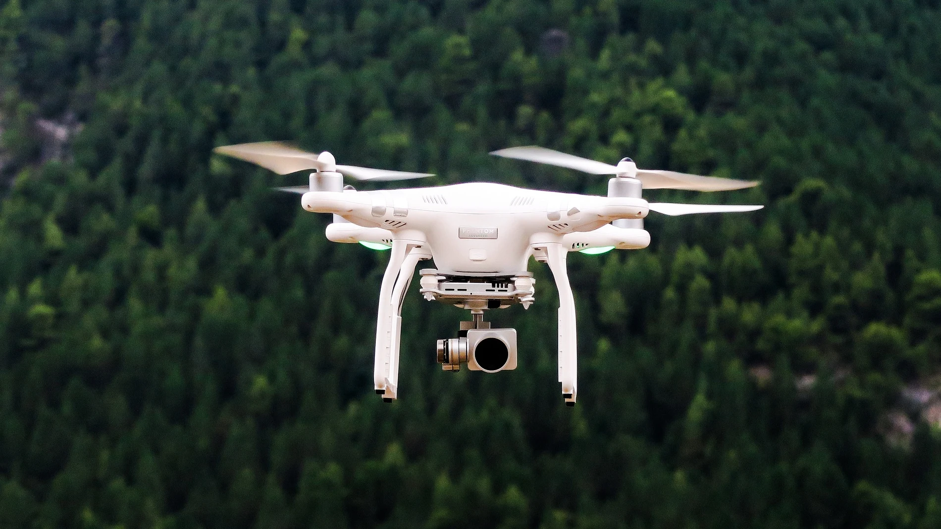 Se necesita un permiso para volar el dron siempre que este tenga un peso superior a 250 gramos