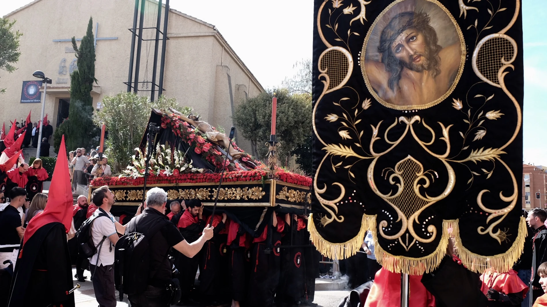 Procesión de la Hermandad del Silencio en Salamanca