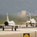 Hsinchu (Taiwan), 09/04/2023.- Taiwan Air Force Mirage 2000 fighter jets prepare to takeoff inside the airbase in Hsinchu, Taiwan, 09 April 2023. China announced three days of military drills around Taiwan and flew dozens of planes across the Taiwan Strait median line, following the Taiwanese president'Äôs visit to the United States. (Estados Unidos) EFE/EPA/RITCHIE B. TONGO