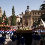 Procesión del Encuentro entre la Virgen de la Alegría y el Cristo Resucitado en Salamanca