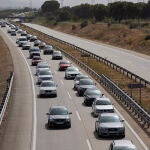 Retenciones en la autovía A-5 dirección Madrid por la vuelta de las vacaciones de Semana Santa