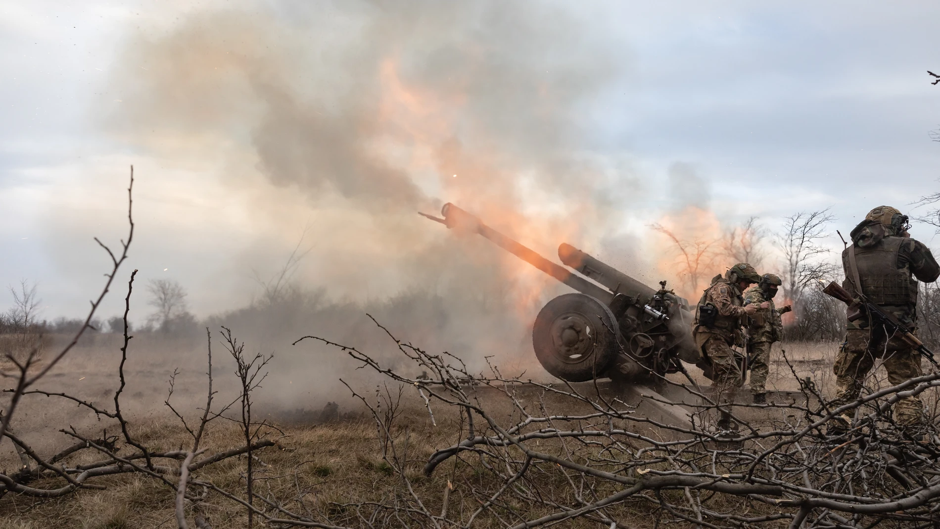 March 21, 2023, Bakhmut, Donetsk Region, Ukraine: Artillerymen from the 24th assault battalion ''Aidar'' shooting from 122 mm howitzer D-30 into Russian positions near Bakhmut, Donetsk region, Ukraine. Ukrainian forces heroically hold positions and attack the enemy near Bakhmut, Donetsk Region. Russian troops continue to storm Bakhmut - they have been unable to take the city since mid-summer 2022.
21/03/2023