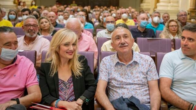 La secretaria general de UGT-A, Carmen Castilla, y el líder nacional del sindicato, Pepe Álvarez, entre otros, en una imagen de archivo