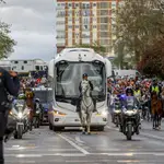 La llegada del bus del Madrid a Sagrados Corazones