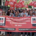 Los trabajadores de UGT se concentraron ante la sede del sindicato en la avenida Blas Infante, Sevilla