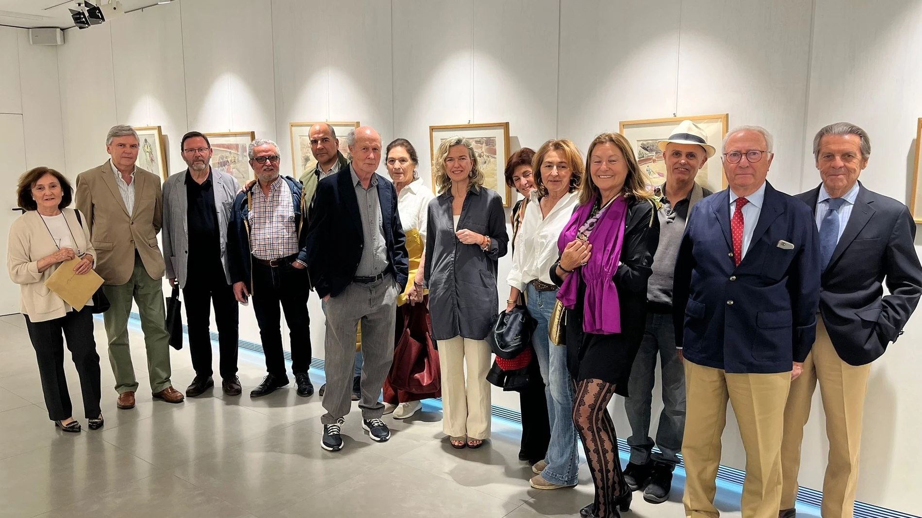 Inauguración de la exposición 'Pintura Taurina' del pintor murciano Pedro Serna en la sede en Sevilla de la Fundación Caja Rural del Sur