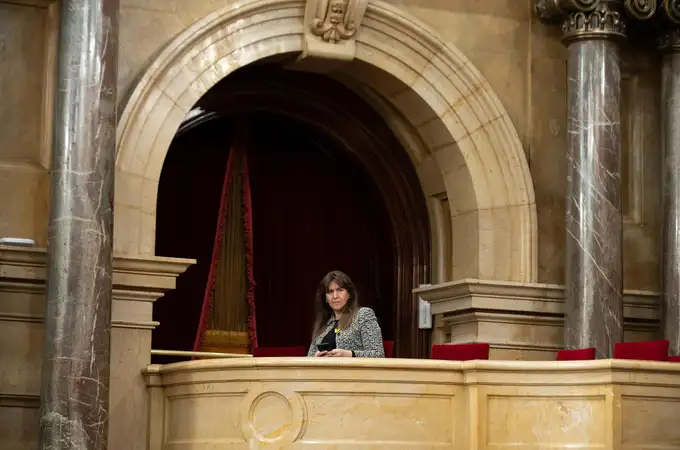 Junts cede y sustituye a Laura Borràs como presidenta del Parlament