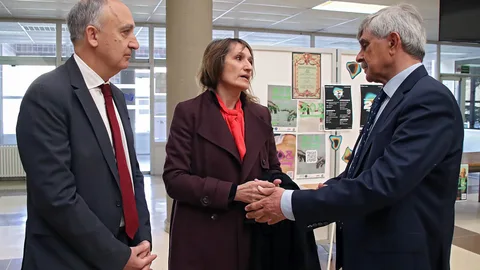 La consejera de Educación, Rocío Lucas, asiste a la presentación del Plan Complementario de Comunicaciones Cuánticas de Castilla y León (Q-Cayle), junto a los rectores de la Universidad de Valladolid, Antonio Largo Cabrerizo, y de la Universidad de León Juan, Francisco García Marín