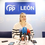 La presidenta del PP de León, Ester Muñoz, comparece ante los medios