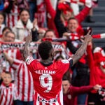 Iñaki Williams marcó los dos goles del Athletic en el derbi