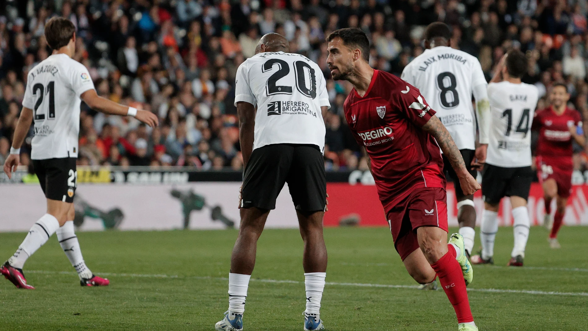 Suso Fernández celebra el segundo gol del Sevilla