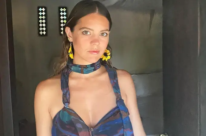 Dónde copiar el último look de Isabelle Junot y unirte a la tendencia viral de los vestidos con estampado de flores