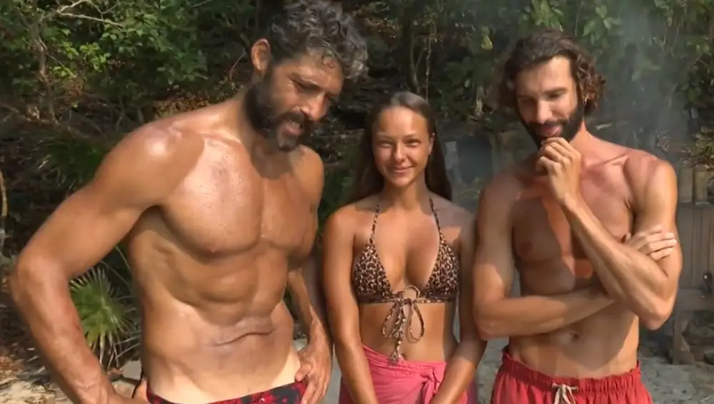 Jaime Nava, Katerina y Artur en 'Playa Olvidados'