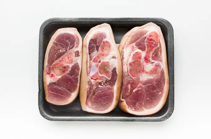 Alerta alimentaria: Detectan dos superbacterias que contaminan la carne de supermercados españoles