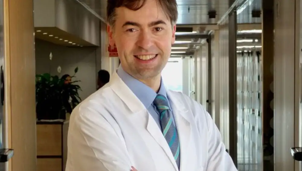 Javier Pedraz, dermatólogo del Hospital Universitario Quirónsalud Madrid