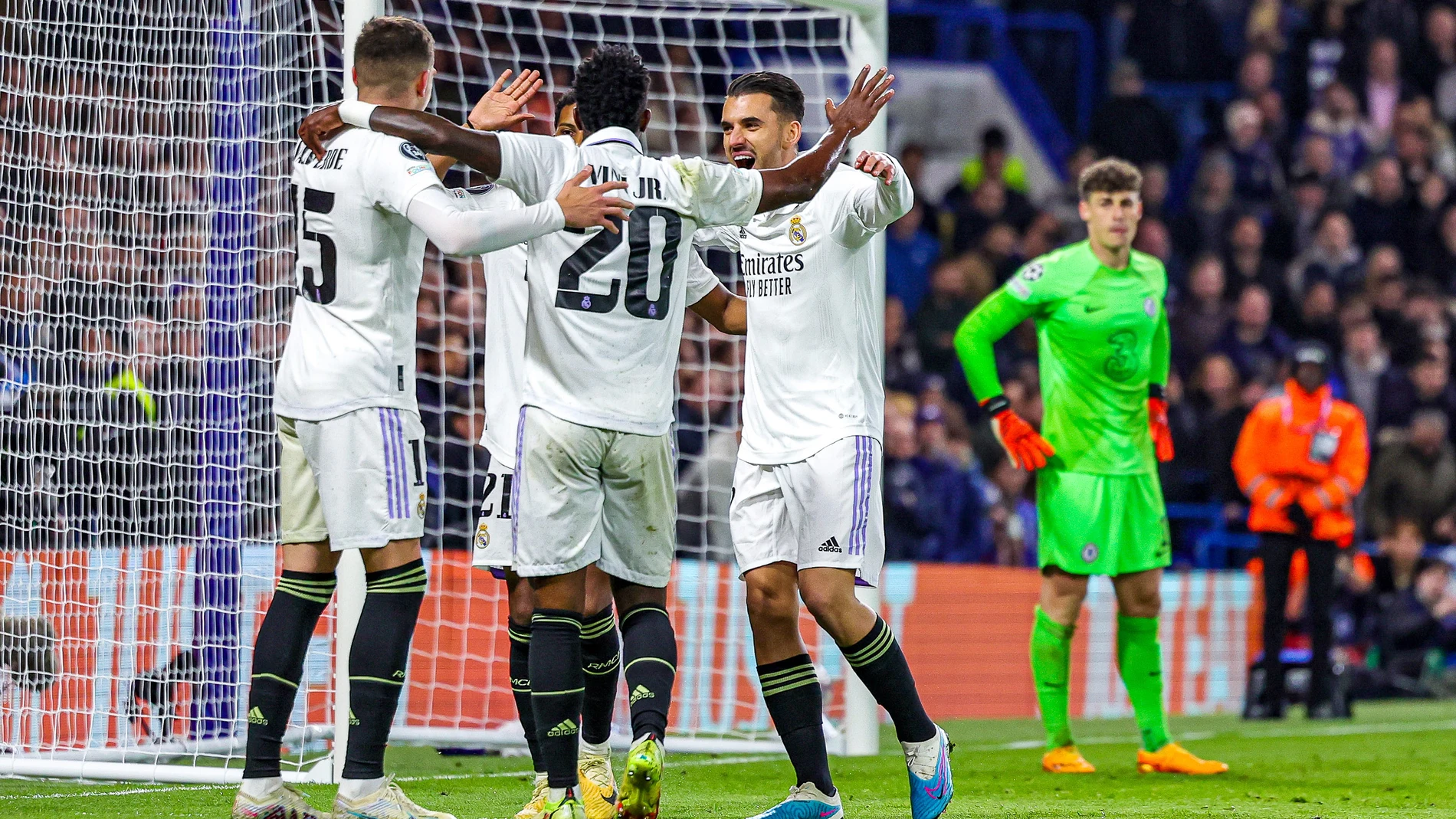 Rodrygo (21) of Real Madrid scores a goal and celebrates 0-2 with teammates during the UEFA Champions League, Quarter-finals, 2nd leg football match between Chelsea and Real Madrid on 18 April 2023 at Stamford Bridge in London, England - Photo Nigel Keene / ProSportsImages / DPPI Nigel Keene / Pro Sports Images / Afp7 18/04/2023 ONLY FOR USE IN SPAIN