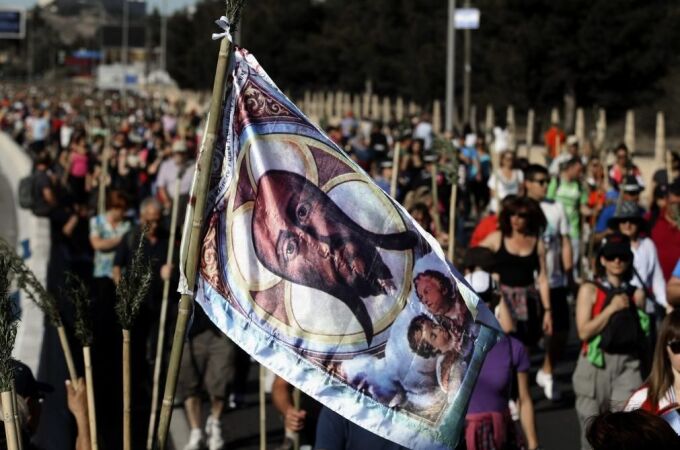 Peregrinación multitudinaria: Alicante se vuelca con la romería de la Santa Faz