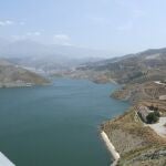 La presa de Rules se construyó sin canalizaciones y ha estado durante décadas en desuso