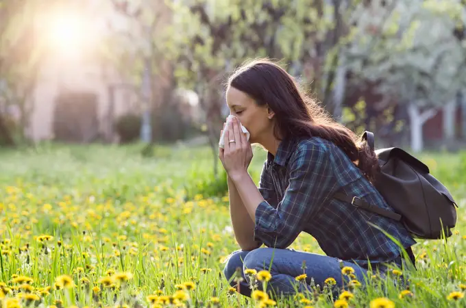 Cómo diferenciar la alergia de un constipado: síntomas frecuentes y cómo tratarla