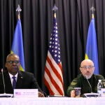 El jefe del Pentágono, Lloyd Autin, y el ministro de Defensa ucraniano, Oleksii Reznikov, en la reunión