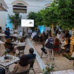 El patio del Hotel Albariza acoge el evento gastronómico de LA RAZÓN en Sanlúcar