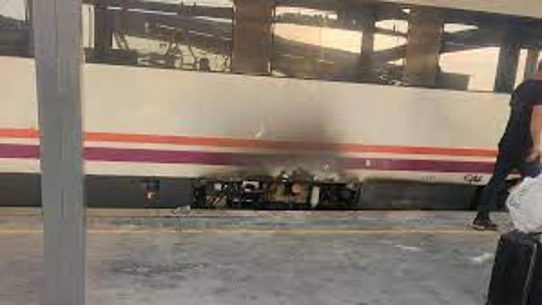 El incendio de un motor en el tren Madrid-Cáceres provoca retrasos en la línea C5 de Cercanías