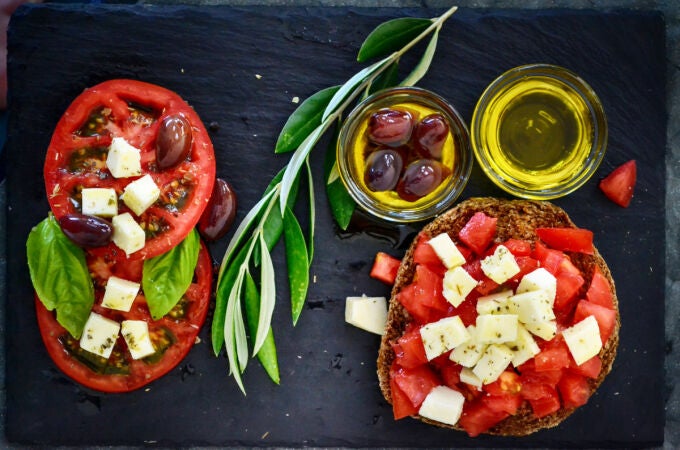 Una receta con sabor a primavera lista en 10 minutos: la bruschetta italiana