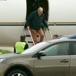 El Rey Juan Carlos aterriza en Vitoria tras su estancia en Sanxenxo