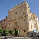 La Catedral de Granada, la zona donde se encontraba la casa donde una joven fue encerrada por su novio en el balcón