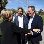 El candidato socialista Daniel Pérez y Juan Espadas, en Málaga