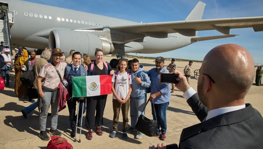 Llegan a Torrejón los evacuados de Sudán