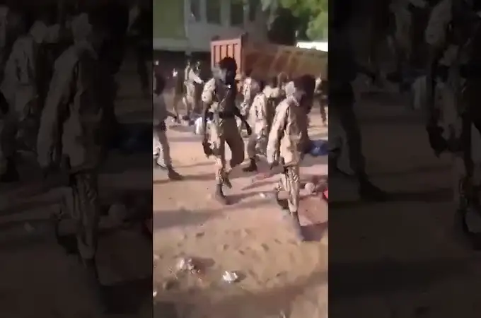 Paramilitares de las RSF asesinan a pedradas a civiles en las calles de Sudán