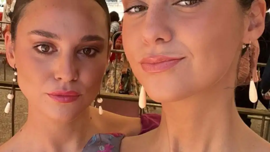 Rocío Laffón y Victoria Federica en la Feria de Abril de Sevilla