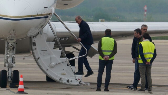 El Rey Juan Carlos abandona Vitoria