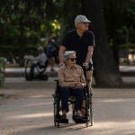 Personas mayores en el centro de Madrid