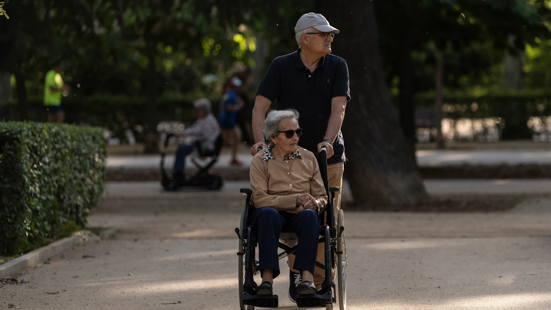 Personas mayores en el centro de Madrid
