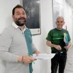 El vicepresidente del sector de la Junta de CSIF Castilla y León (AGCYL), Agustín Argulo (I), y el vicesecretario de USCAL, Esau Escolar (D), analizan el decreto Ley de Medidas Urgentes sobre Prevención y Extinción de Incendios Forestales; plan anual de prevención 2023, y la negociación sobre el operativo y regulación pendiente del sistema de guardia