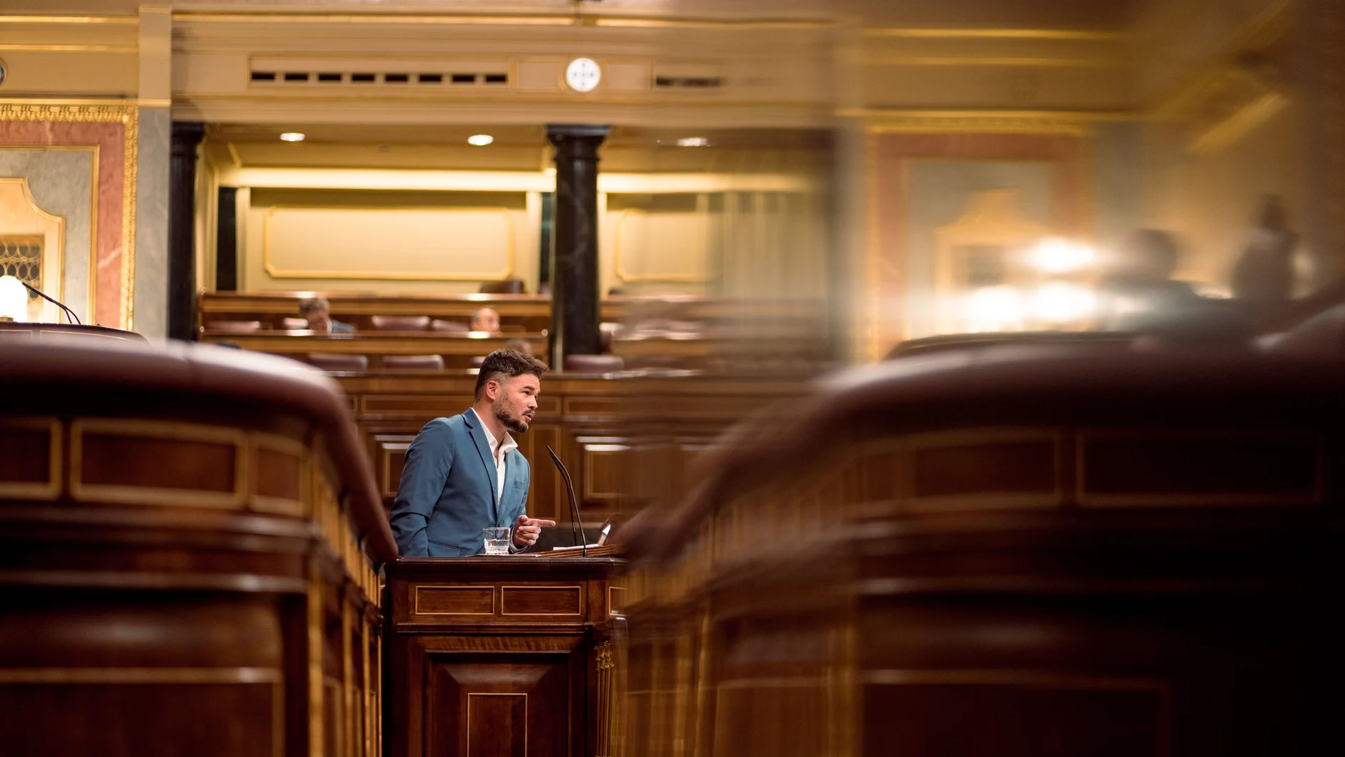 El portavoz de ERC en el Congreso, Gabriel Rufián, interviene durante una sesión plenaria en el Congreso de los Diputados.