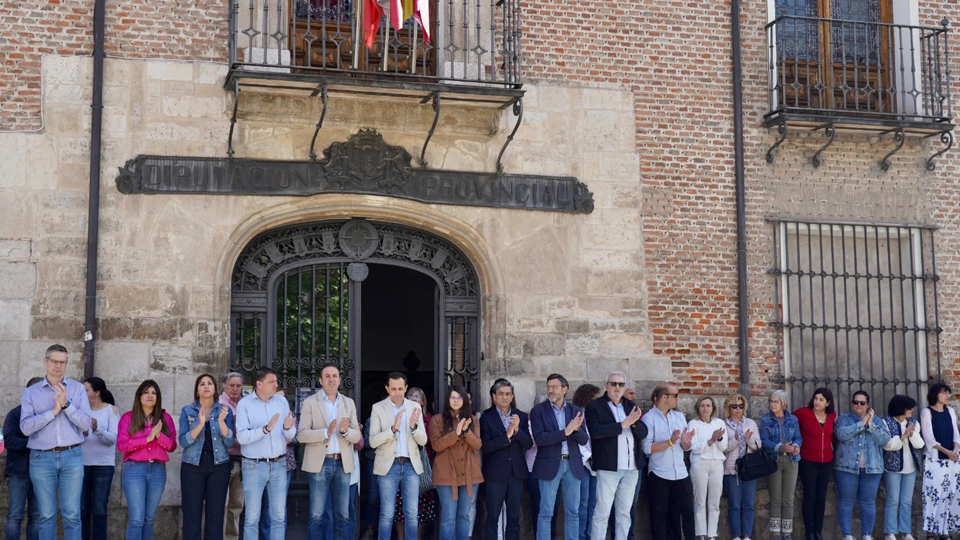 Minuto de silencio en la Diputación de Valladolid
